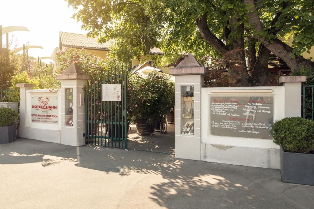 Hotel Restaurant Boeck "Roter Hahn" 장크트푈텐 외부 사진