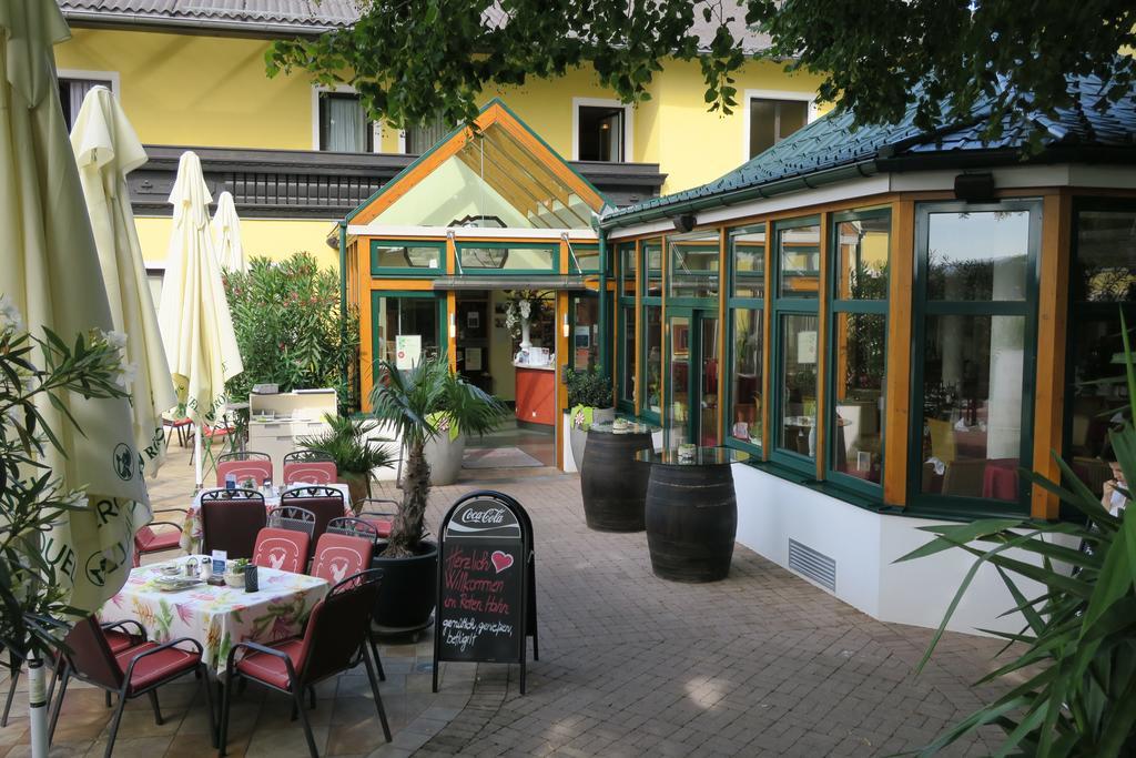 Hotel Restaurant Boeck "Roter Hahn" 장크트푈텐 외부 사진