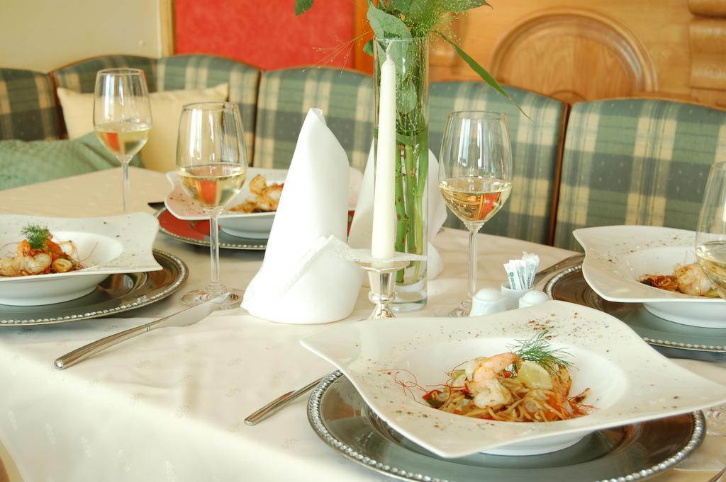 Hotel Restaurant Boeck "Roter Hahn" 장크트푈텐 외부 사진