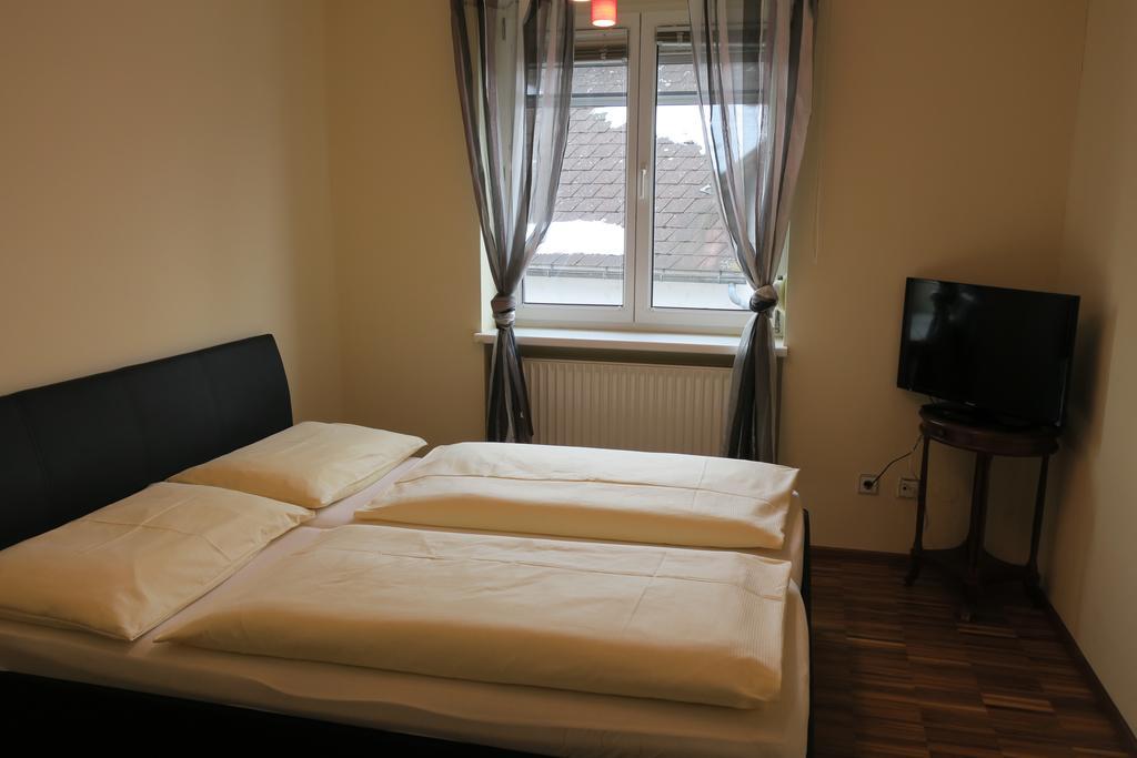 Hotel Restaurant Boeck "Roter Hahn" 장크트푈텐 외부 사진