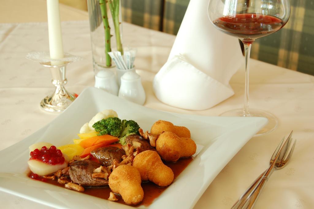 Hotel Restaurant Boeck "Roter Hahn" 장크트푈텐 외부 사진